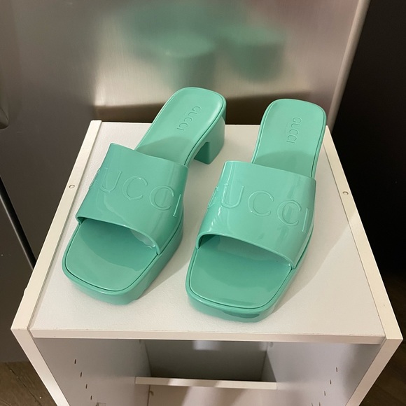 Customized Tiffany Blue Gel Sandals